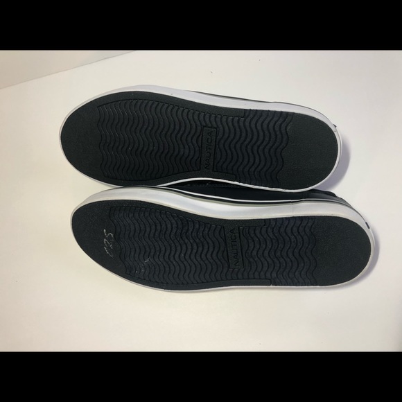 New Nautica shoes, navy blue, size 7 1/2 - Picture 3 of 3